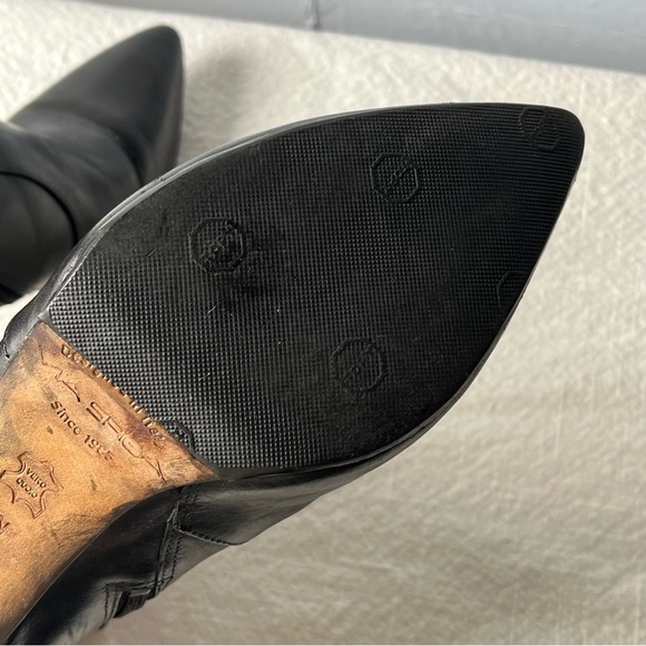 Pointed toe Via Spiga Black Heeled Boots with Sleek Silhouette - Picture 5 of 10